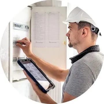 Eletricista predial em Abaetetuba PA executando instalação de comandos elétricos para bombas