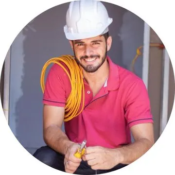 Eletricista credenciado em São Paulo SP com certificação NR-10 e registro no CREA-SP, garantindo segurança e conformidade técnica em cada serviço.